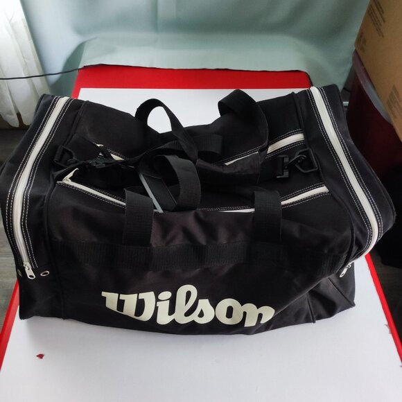 Wilson duffel bag black L 23" / W 11" / H 11" hand & shoulder straps - Picture 2 of 13